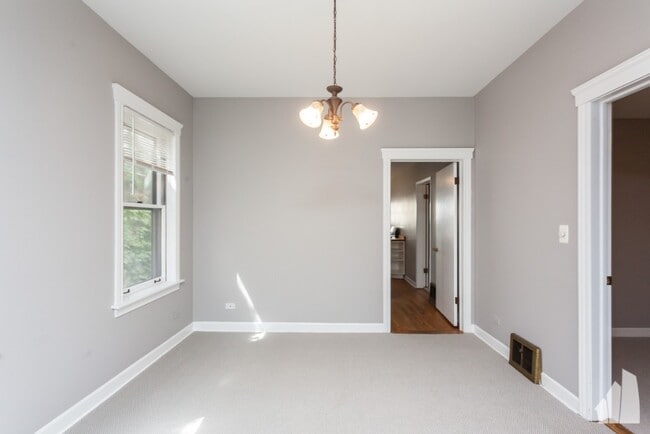 Building Photo - 2834 N Racine Ave