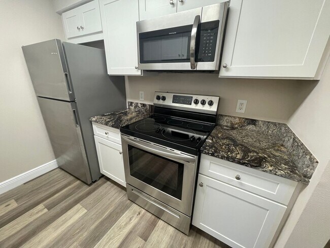 Foto del edificio - 5325 Summerlin Rd
