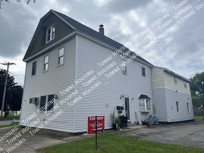 Building Photo - 95 Burlington Ave