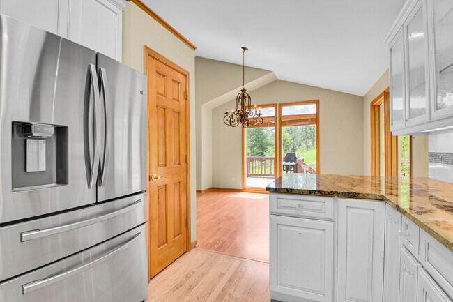 Building Photo - 5368 Evergreen Heights Dr