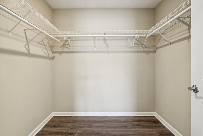 Building Photo - Fantastic 3bd/2ba home! Let yourself in!