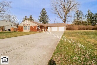 Building Photo - 4935 Vermont Ln