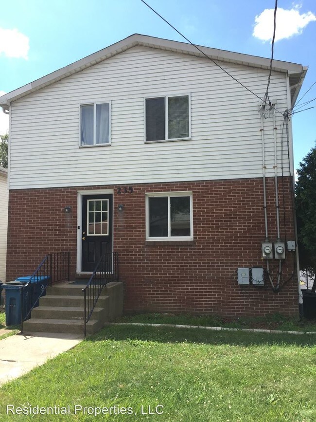 Foto del edificio - 235 Manhattan Ave