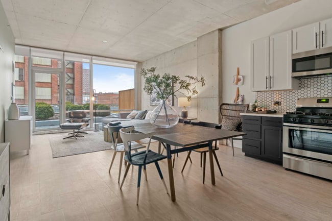 Building Photo - 1399 S State St