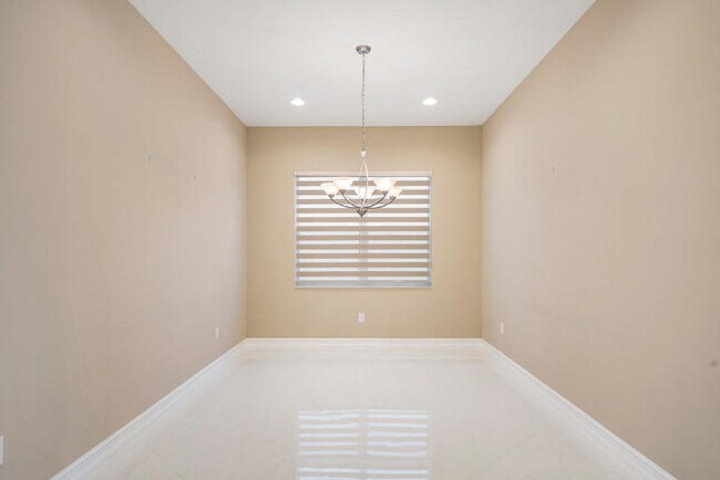 Foto del edificio - 8235 Adrina Shores Way