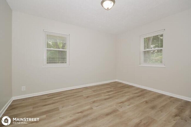 Building Photo - 3223 Highwoods Dr W