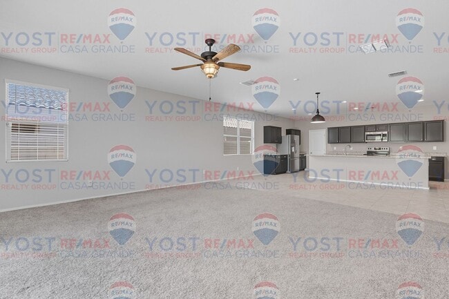 Building Photo - Bright Open Floor Plan with Low-Maintenanc...