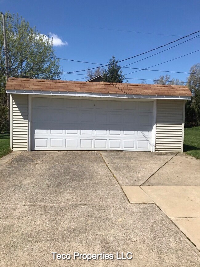 Building Photo - 2040 Doovys Drive