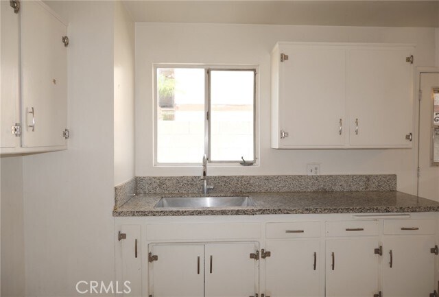 Building Photo - 4204 La Rica Ave