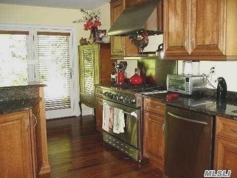 Foto del edificio - 6 Landing Ln