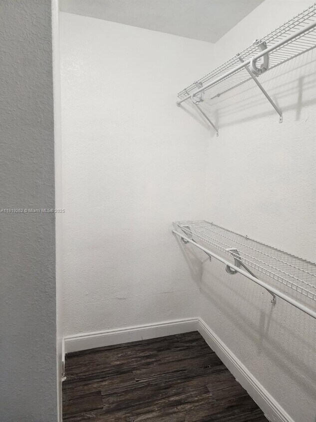 Foto del edificio - 13301 NW 31st Ave