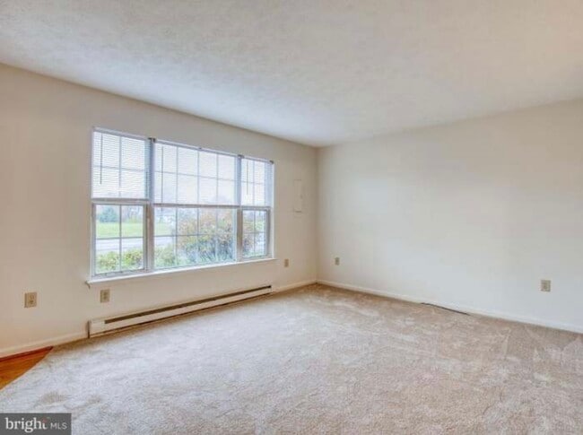 Building Photo - 211 Little River Dr