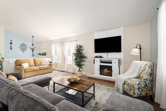 Building Photo - 515 Hawks Blvd