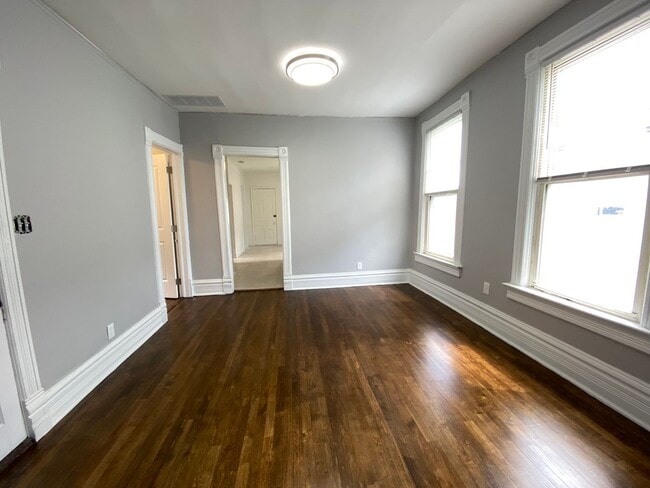 Building Photo - Avondale Three Bedroom!