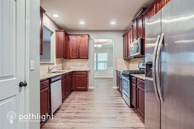Building Photo - 4089 Lake Manor Way