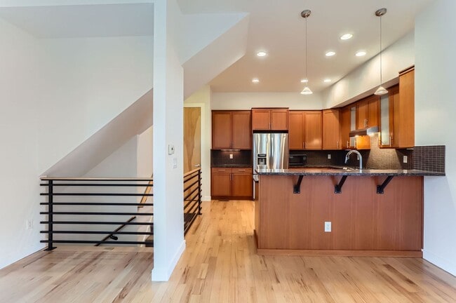 Building Photo - Modern 4-Bedroom Townhouse with Stunning Views in Boulder, CO