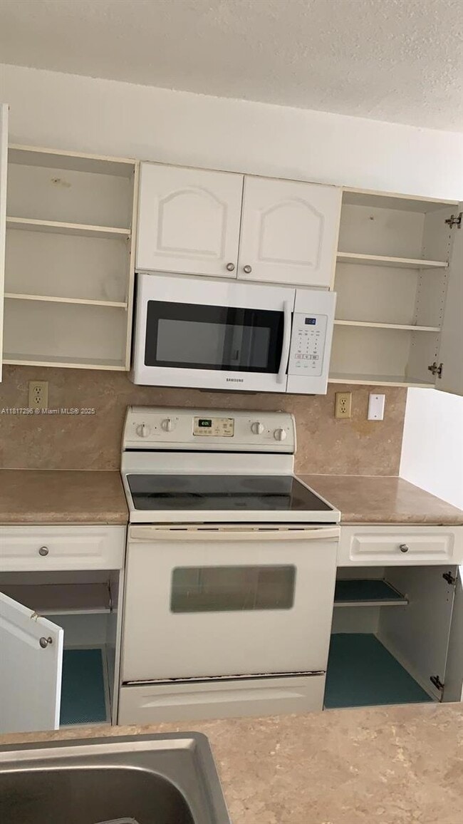 Foto del edificio - 9766 NW 48th Terrace