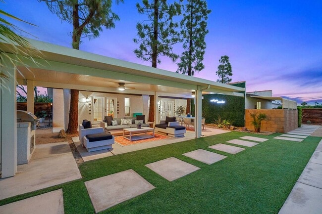 Building Photo - Casita Cerritos - Pool, Jacuzzi, and Pet F...