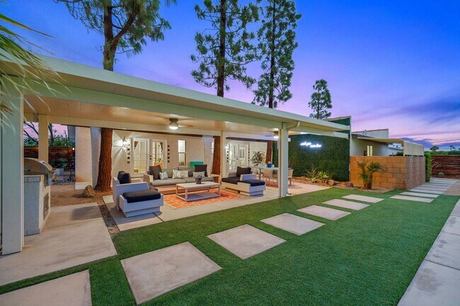 Foto del edificio - Casita Cerritos - Pool, Jacuzzi, and Pet F...