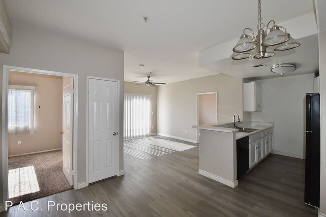 Building Photo - 2 br, 2 bath Apartment - 11311 Morrison St...