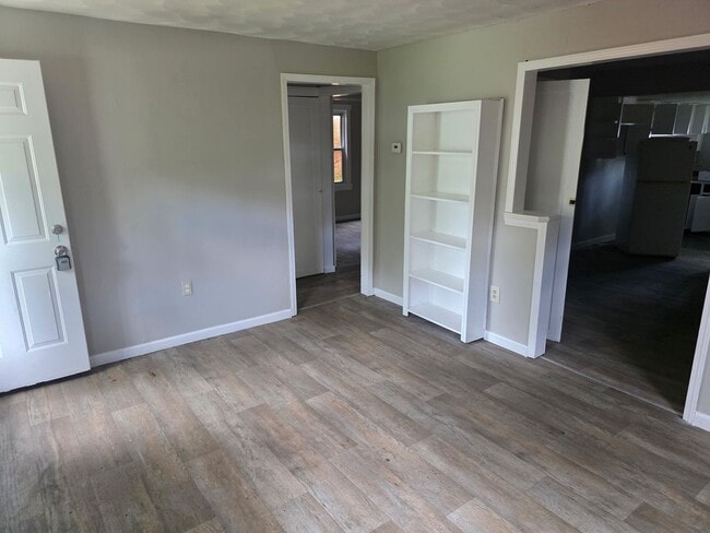 Building Photo - 603 Cooper Dr