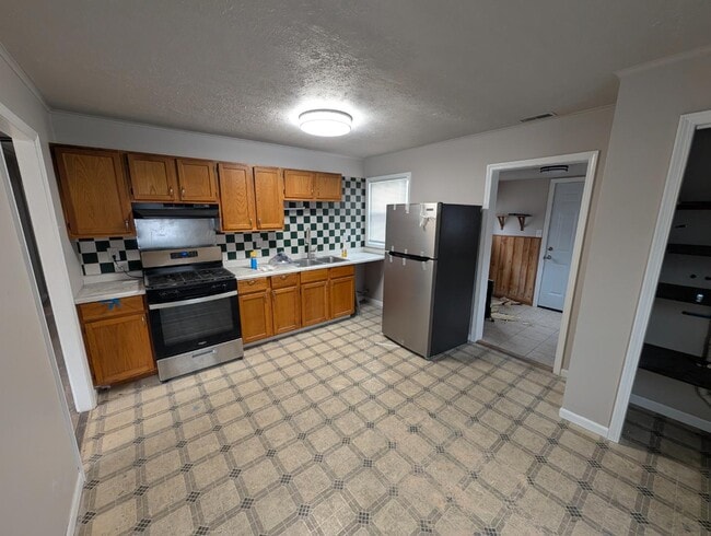 Building Photo - 322 Teri St