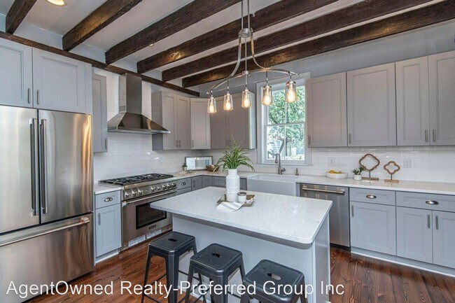 Building Photo - 3 br, 2.5 bath House - 268 Rutledge Avenue