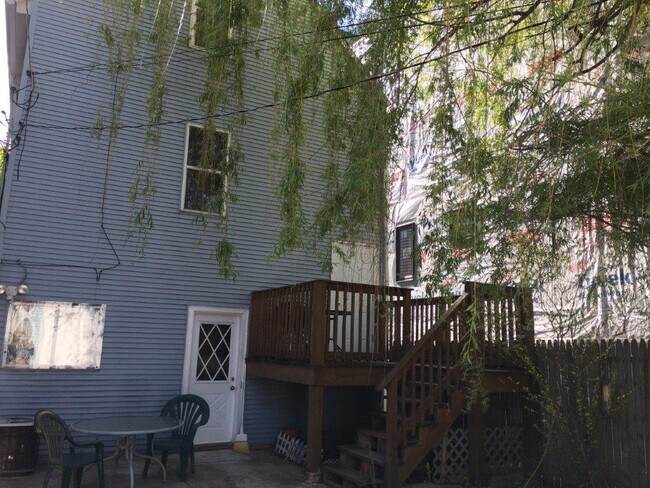 Foto del edificio - 3421 N Bell Ave