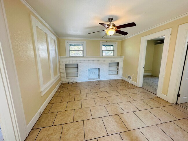 Photo - 3/1 2nd Story Duplex - Newly Updated! House