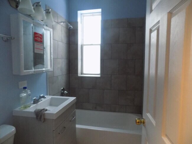 Building Photo - 6239 S Loomis Blvd