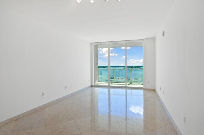 Foto del edificio - 218 SE 14th St