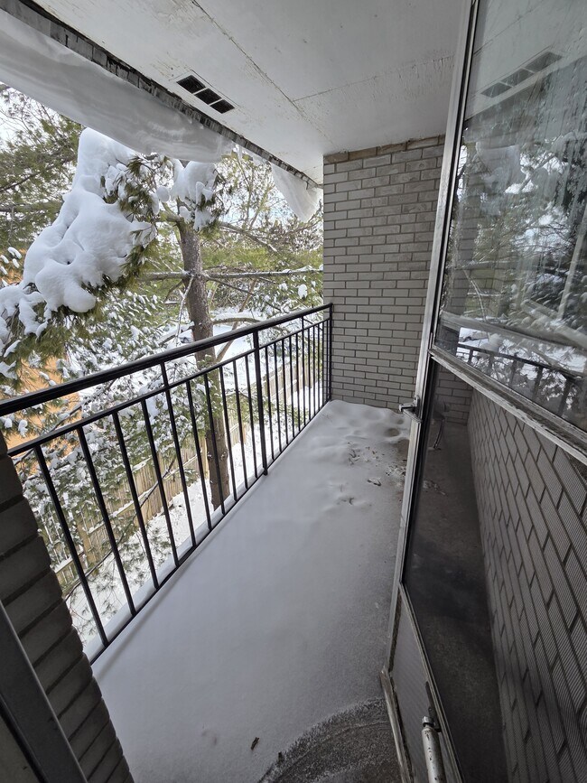 Building Photo - 87 Westwood Dr