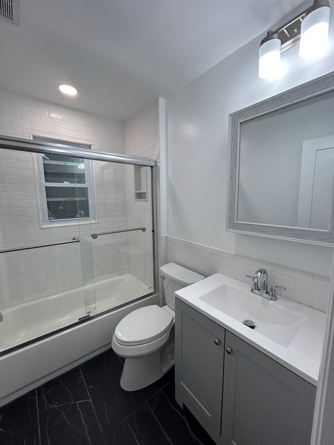 Building Photo - 510 Fisher Pl