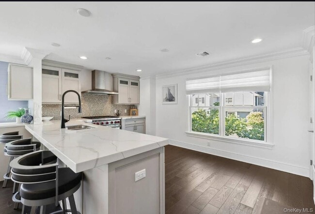 Foto del edificio - 34 Village Green Dr