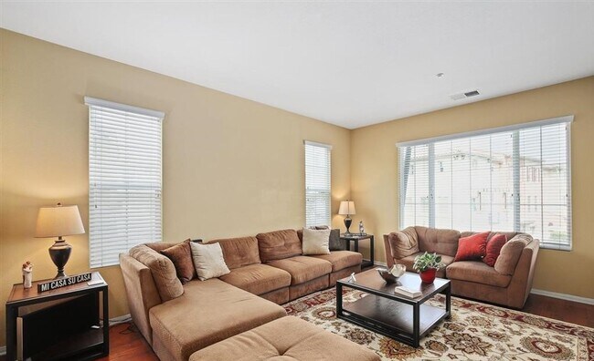 Building Photo - Breathtaking Home in San Marcos