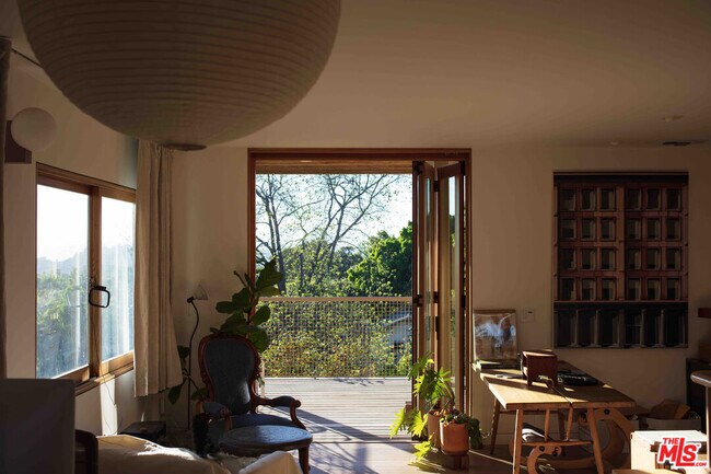 Foto del edificio - 2169 Lemoyne St