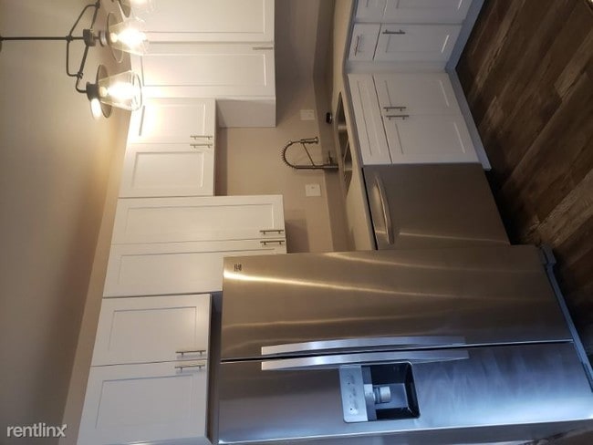 Building Photo - 2 br, 1 bath Condo - 623 Cedar St
