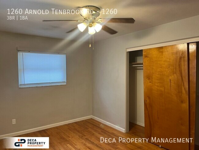 Foto del edificio - 3 Bedroom 1 Bathroom Apartment