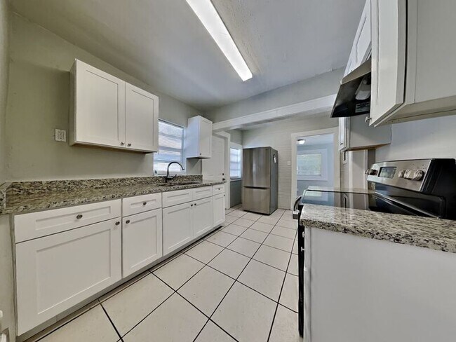 Foto del edificio - 3521 21st Ave S