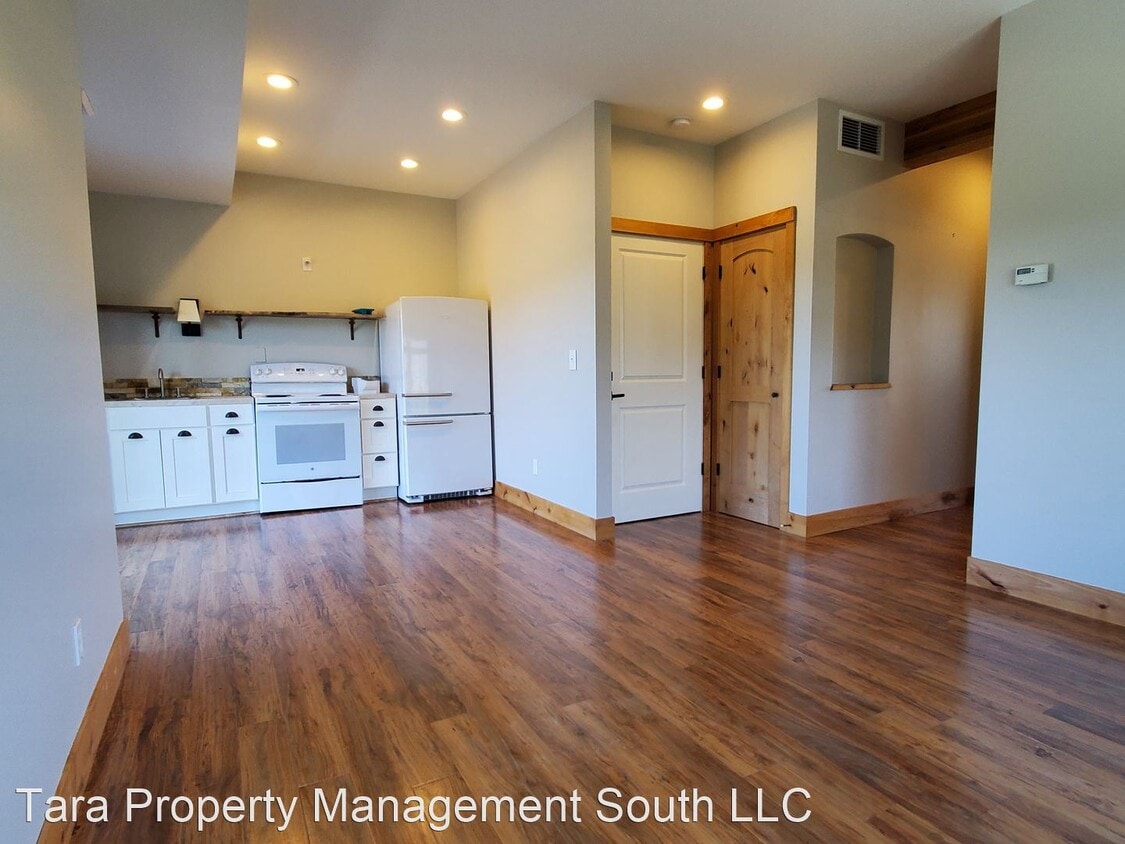 Primary Photo - 1 br, 1 bath House - 2099 Shore Ave. Unit B