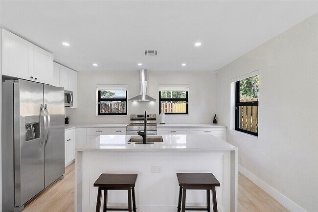 Foto del edificio - 513 NW 17th Ave