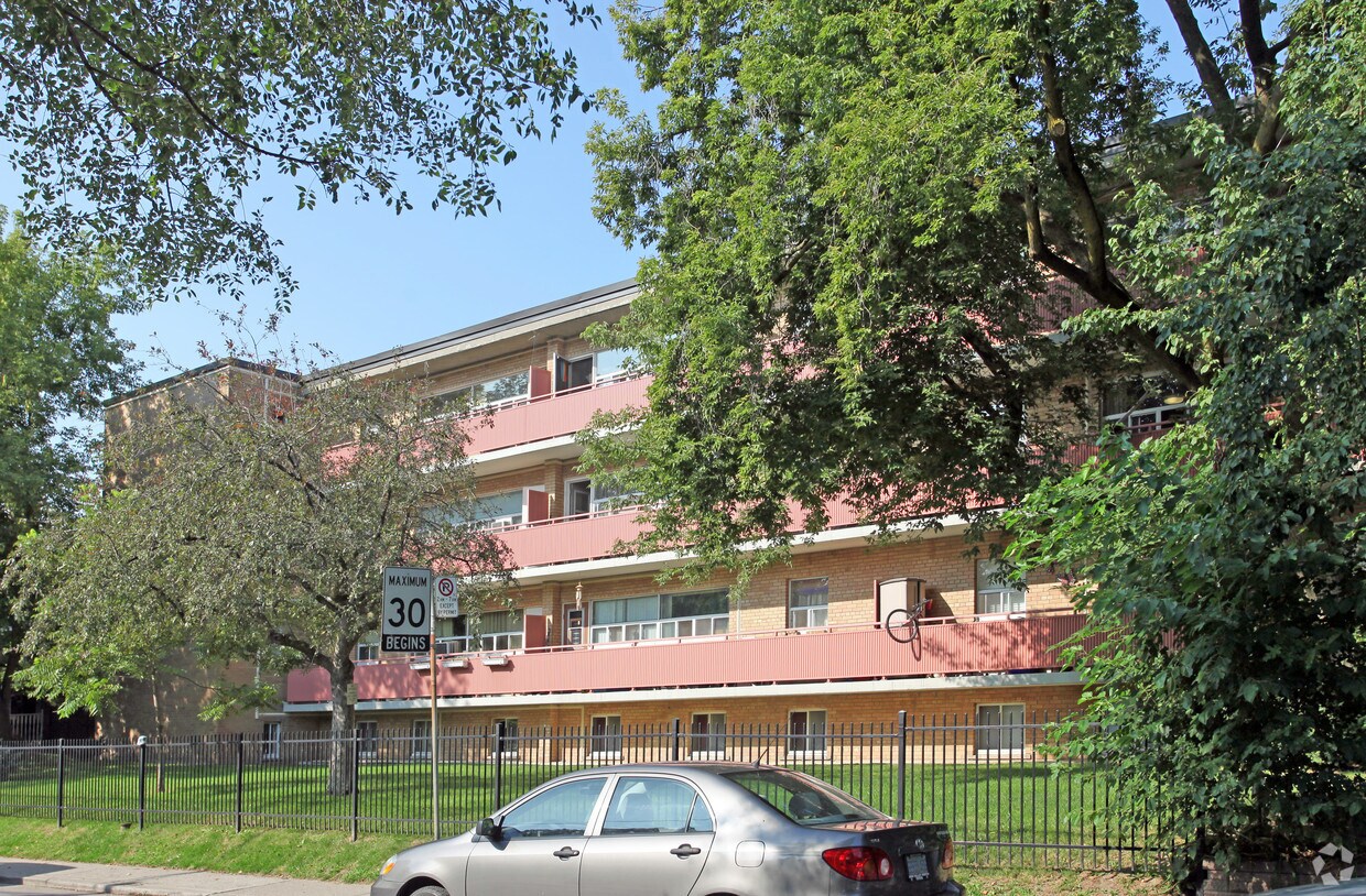 Photo du bâtiment - 98 Elmer Ave