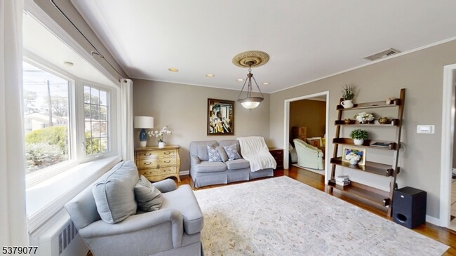 Building Photo - 827 Savitt Pl
