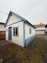 Building Photo - 411 E 2nd St