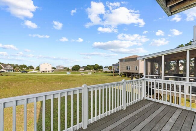 Foto del edificio - 220 Twin Oaks Dr