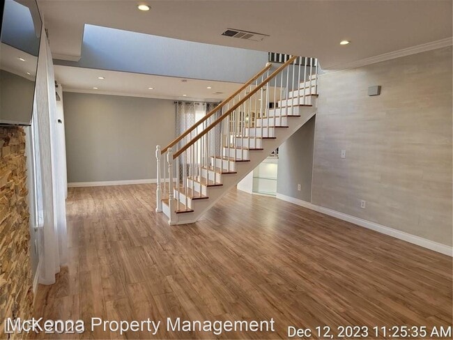 Building Photo - 3 br, 2.5 bath House - 8848 Hampton Green Ave