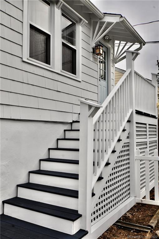 Building Photo - 19 Hale St