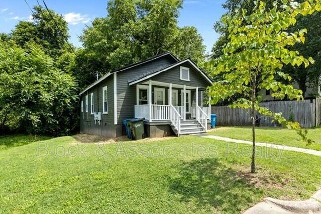 Foto del edificio - 1006 Proctor St