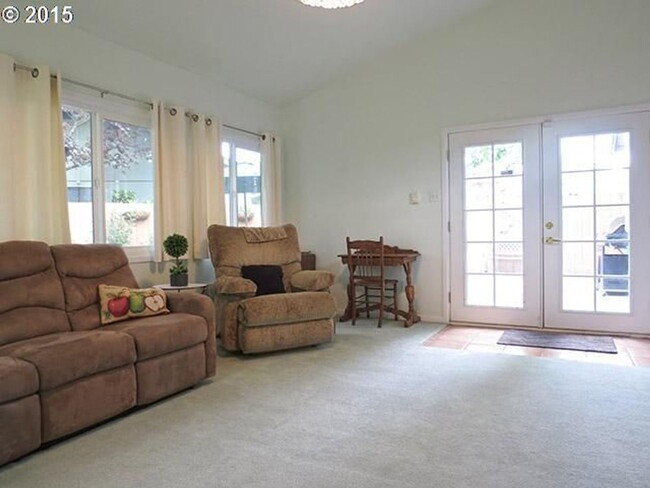 Foto del edificio - Sought After Bethel Neighborhood