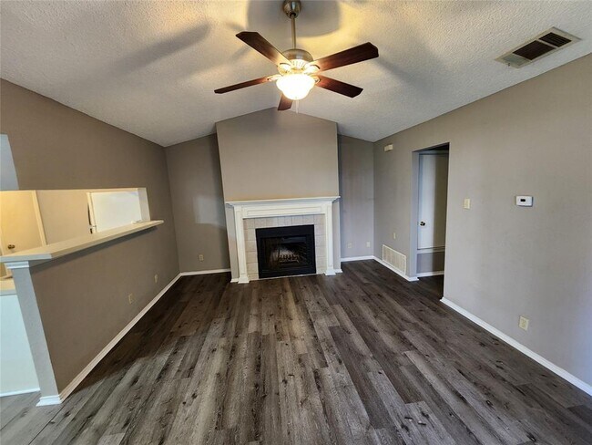 Foto del edificio - 9120 Sedgemoor Trail